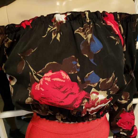 Off the Shoulder Blouse - Picture 5 of 6